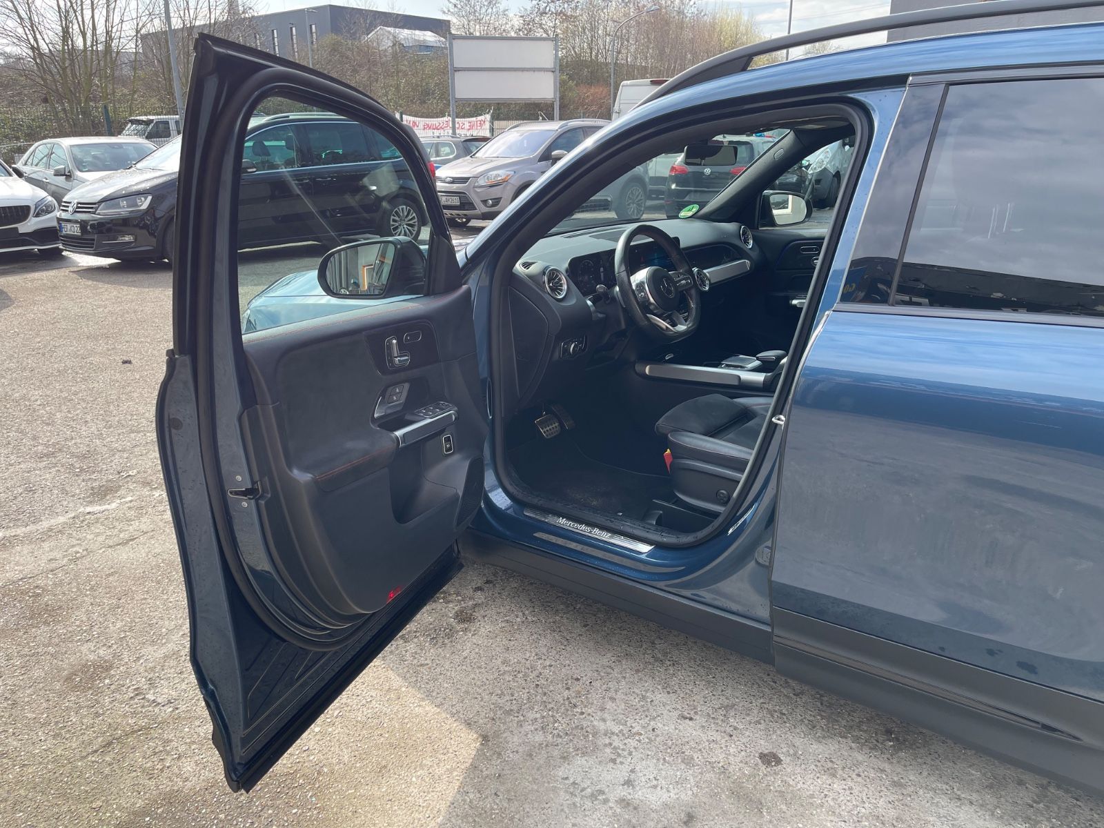 Mercedes-Benz GLB 200 d AMG Line Widescreen Pano Night 7Sitzer foto 10