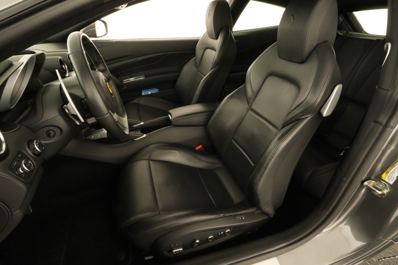 Ferrari Four GRIGIO FERRO SITZBELÜFTUNG DUAL VIEW KAMERA foto 19