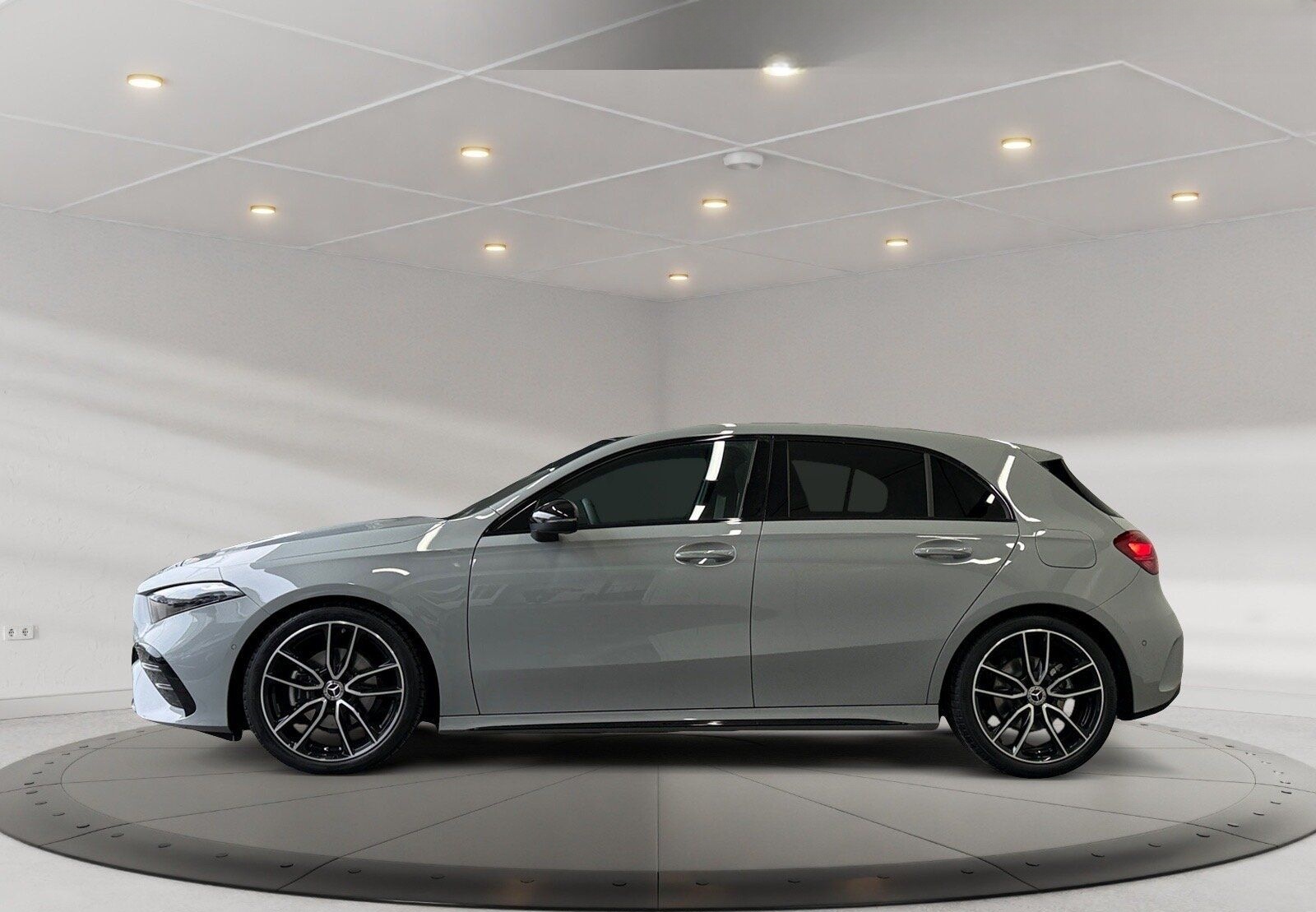 Mercedes-Benz A 200 AMG-Line PanoD. DISTRONIC AHK Night-P. LED foto 2