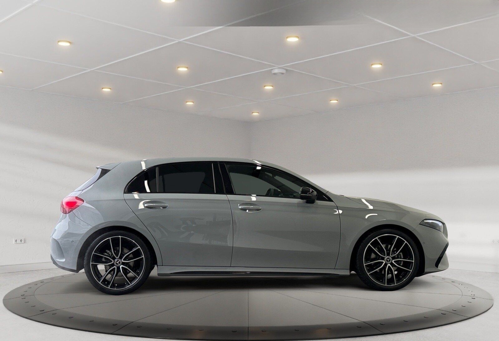 Mercedes-Benz A 200 AMG-Line PanoD. DISTRONIC AHK Night-P. LED foto 5