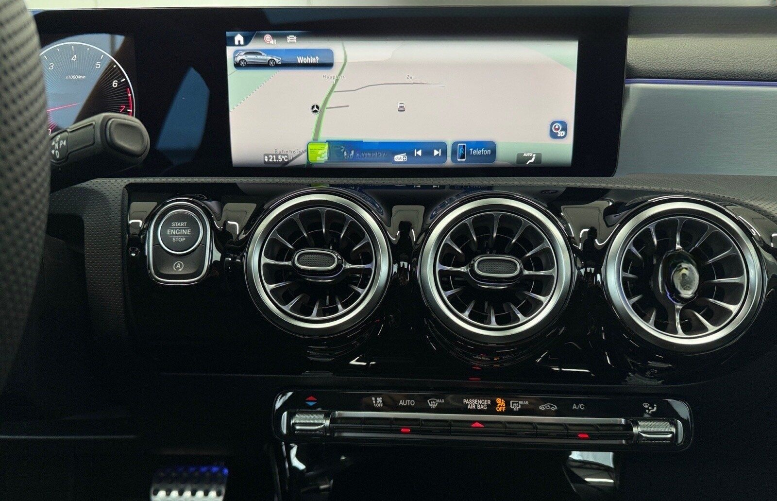 Mercedes-Benz A 200 AMG-Line PanoD. DISTRONIC AHK Night-P. LED foto 10