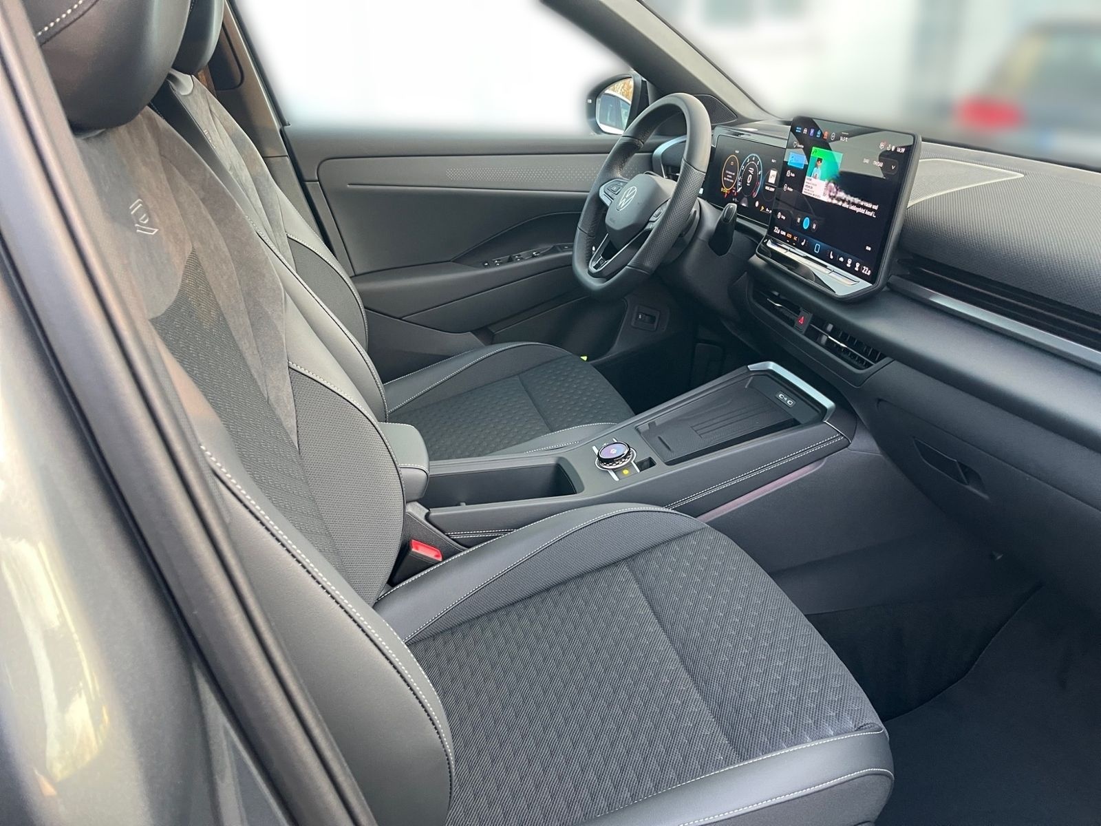 Volkswagen T-Roc 1.5 eTSI R-Line Black Style MATRIX AHK foto 10