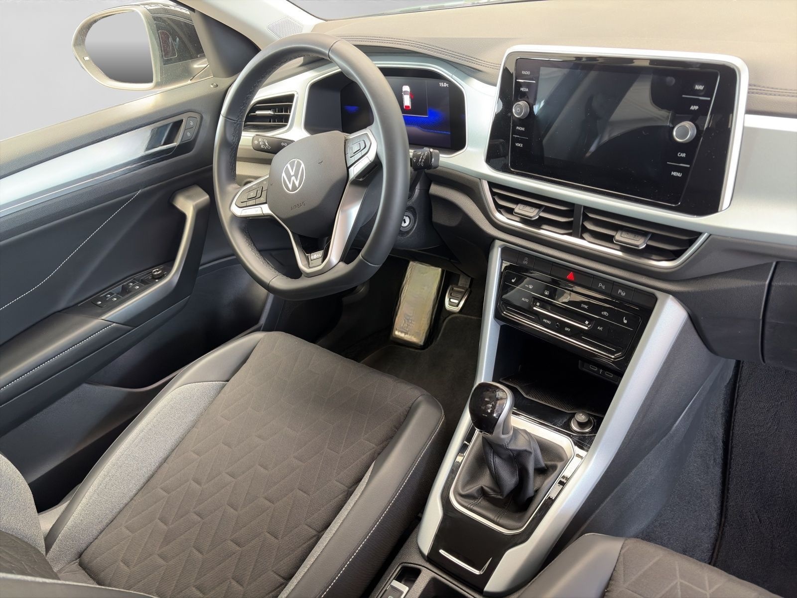Volkswagen T-Roc 1.0 TSI GOAL LED NAVI ASSIST APP-CON foto 5