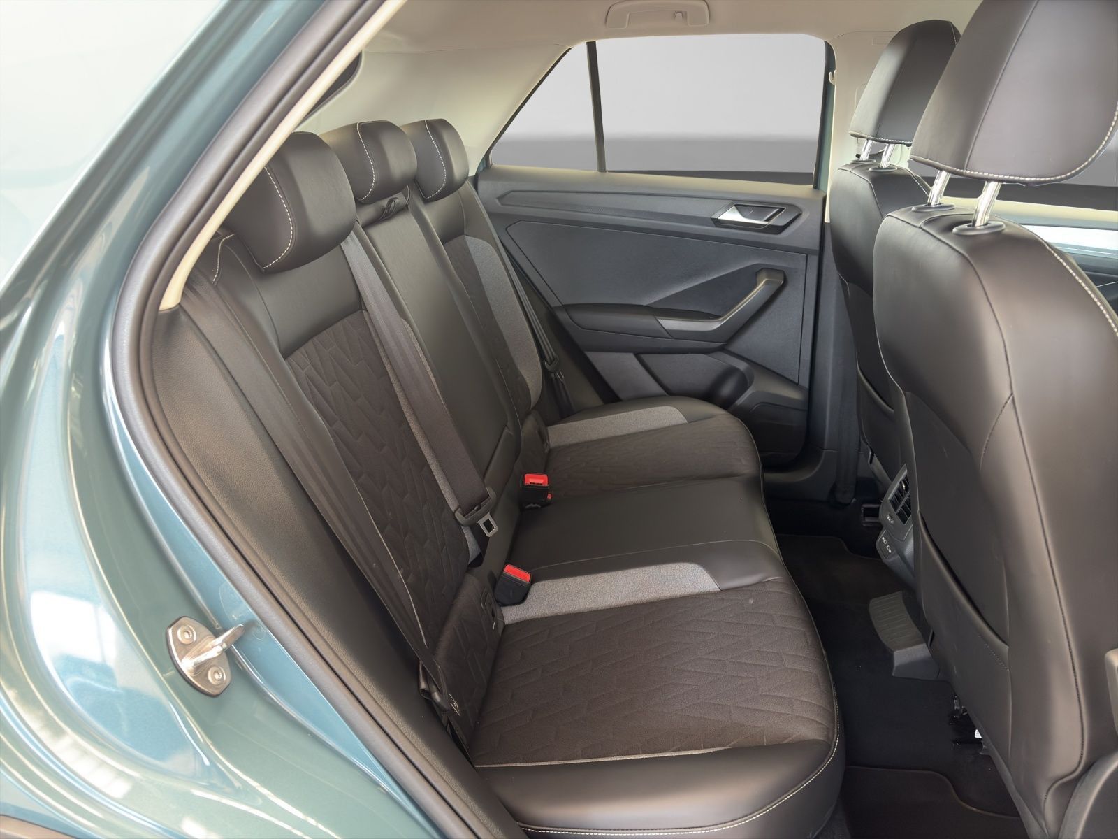 Volkswagen T-Roc 1.0 TSI GOAL LED NAVI ASSIST APP-CON foto 6