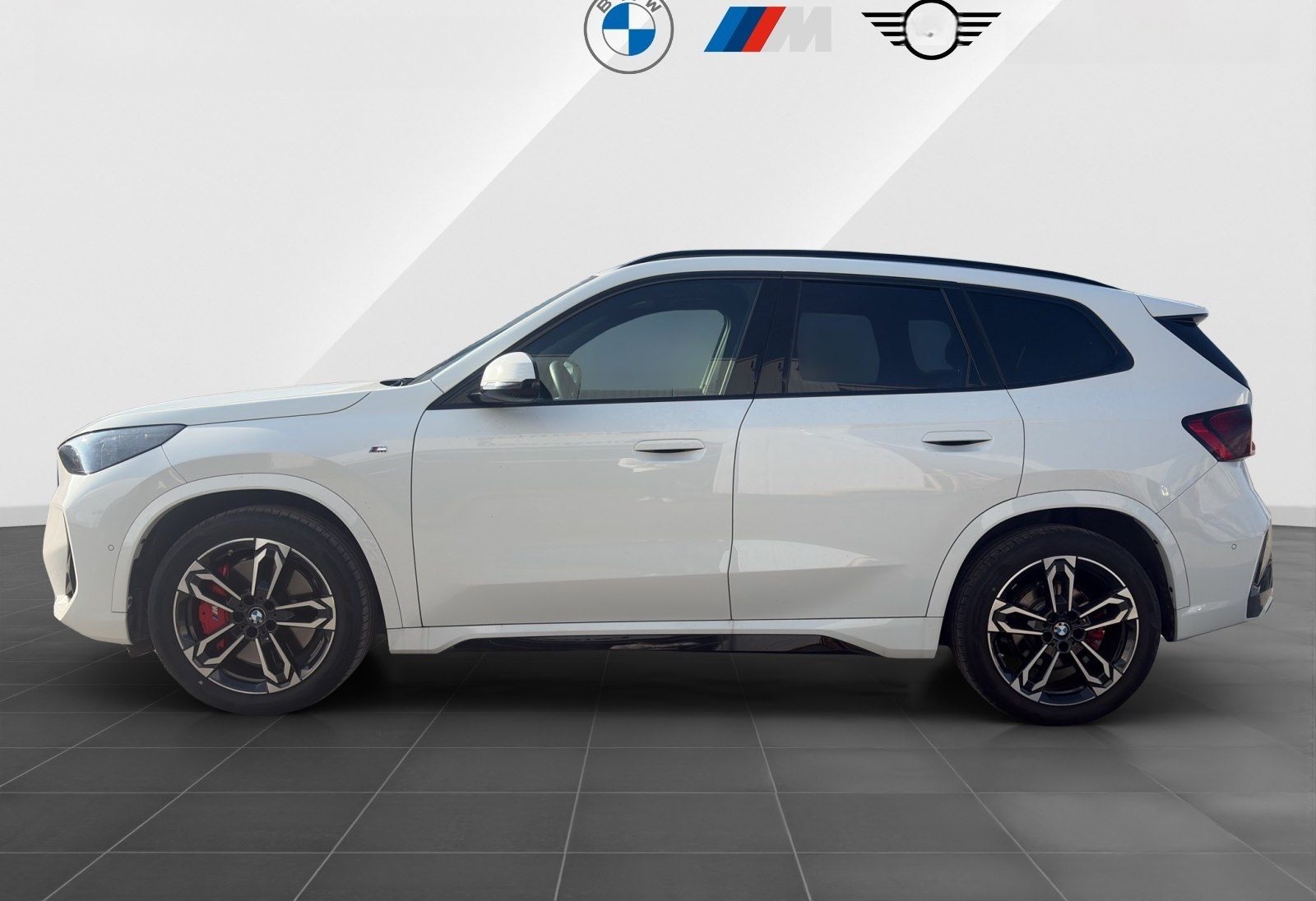 BMW X1 sDrive20i M-Sport Pro AHK HUD Pano DrivAss+ P foto 3