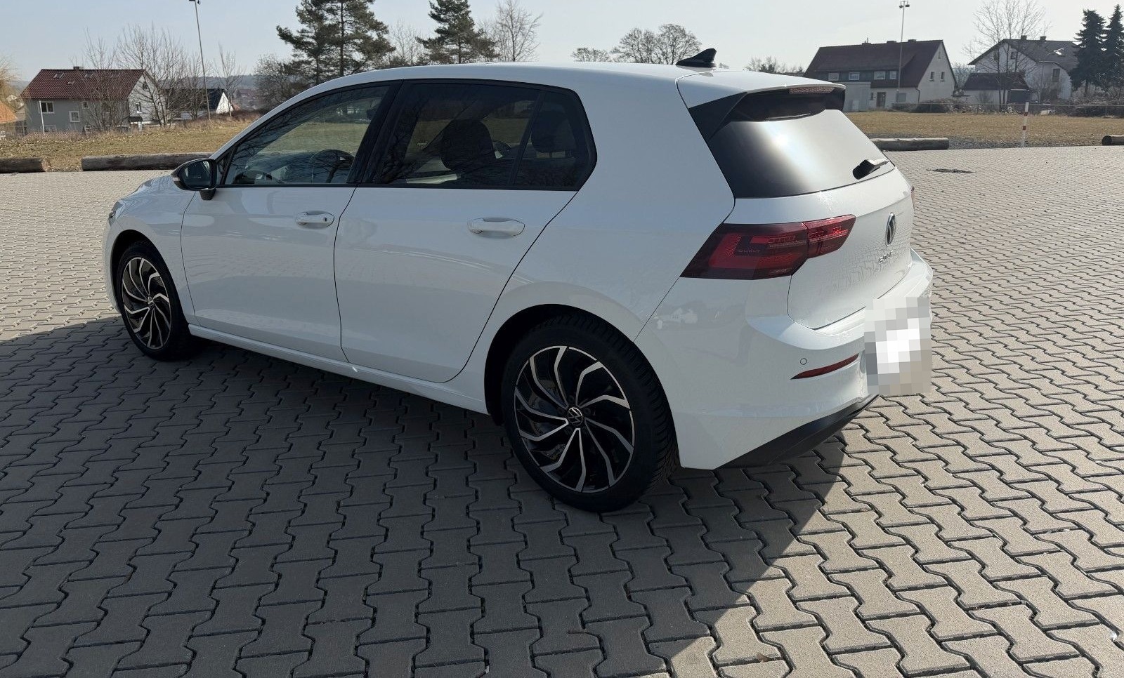 Volkswagen Golf VIII 1.5 TSI Life Navi LED Pano Shz foto 2