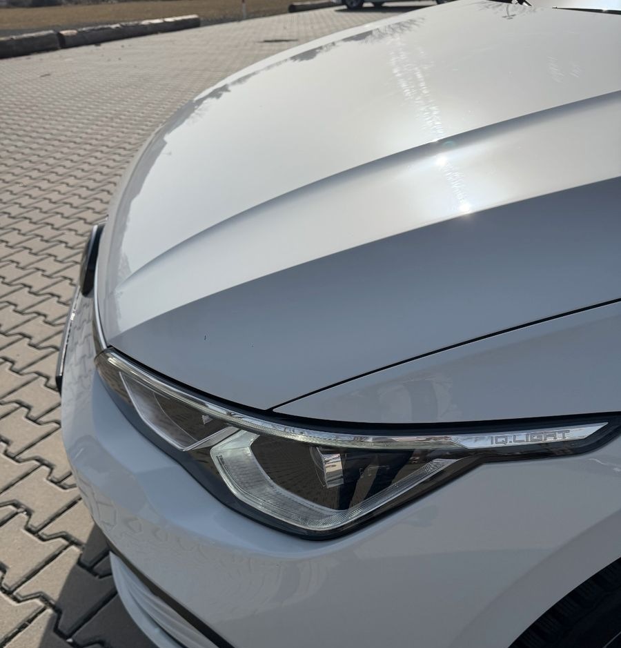 Volkswagen Golf VIII 1.5 TSI Life Navi LED Pano Shz foto 8