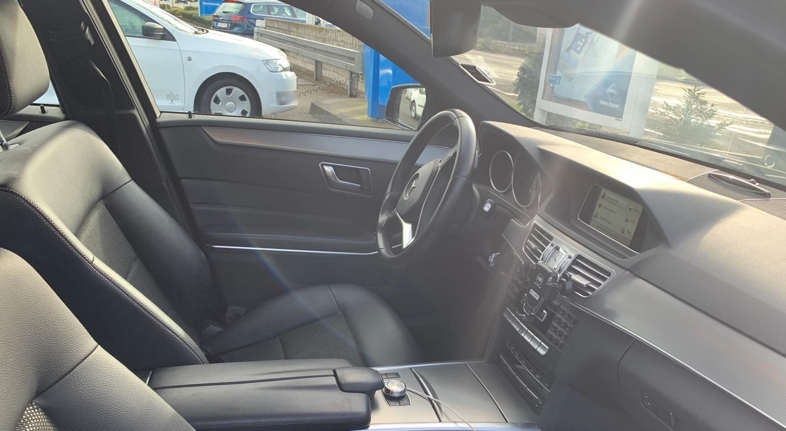 Mercedes-Benz E 250 BlueTEC Avantgarde Lim... foto 4