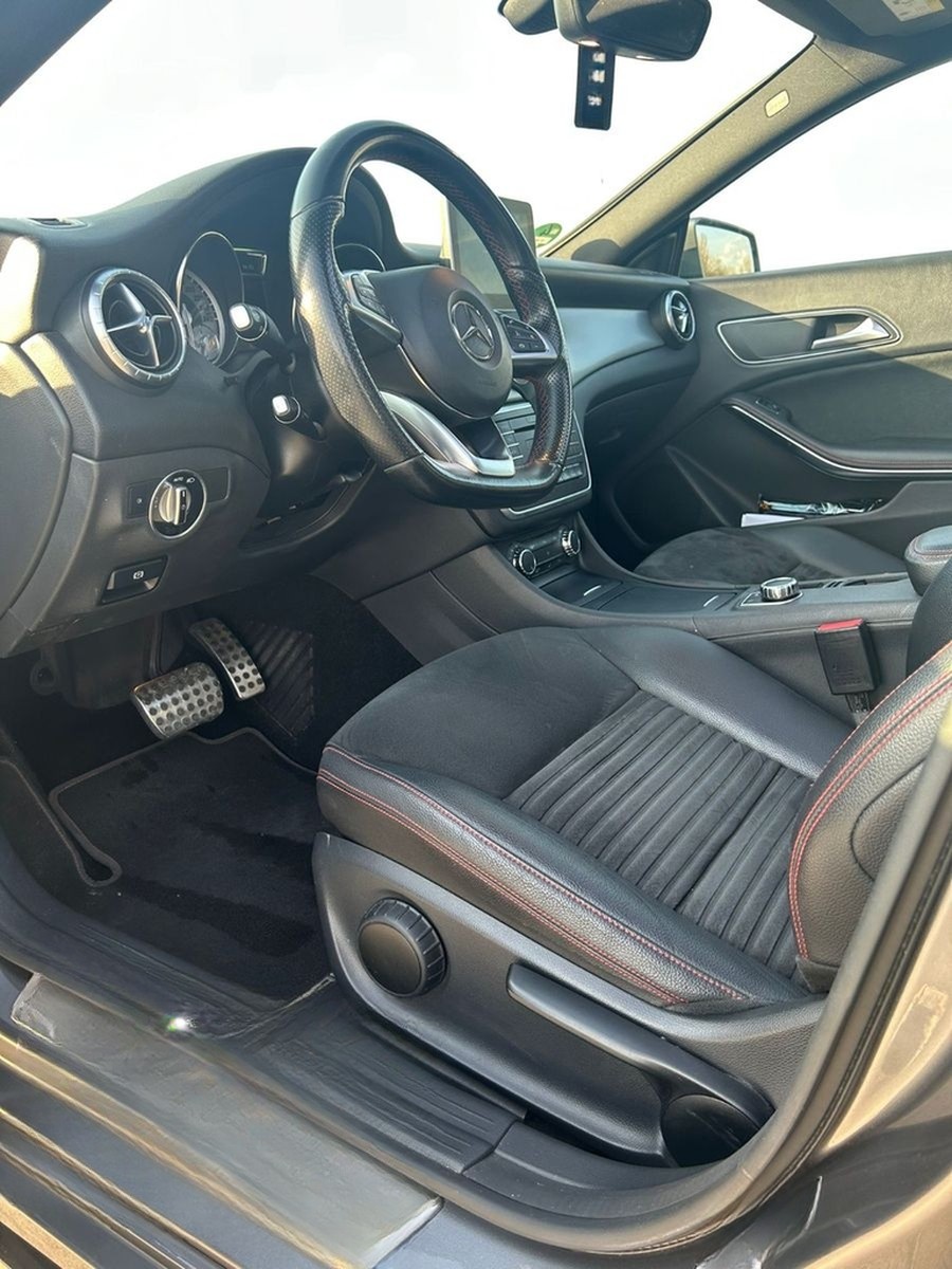 Mercedes-Benz Mercedes CLA 200 AMG Line 7G-DCT Automatik Pano foto 9