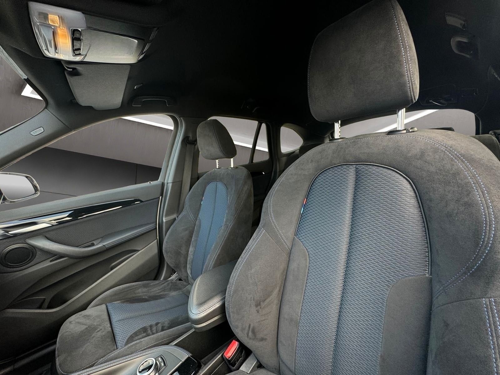 BMW X1 xDrive 20i M Sport AHK°ACC°ALCANTARA°KAMERA foto 12