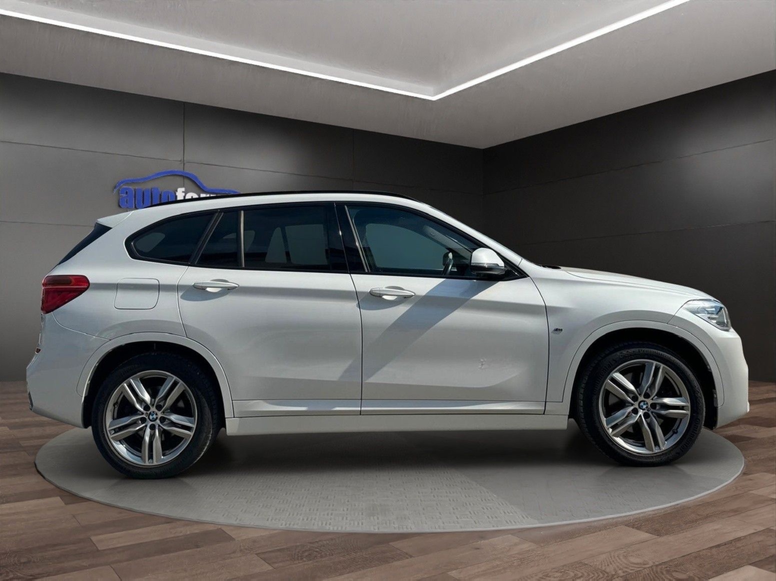 BMW X1 xDrive 20i M Sport AHK°ACC°ALCANTARA°KAMERA foto 7