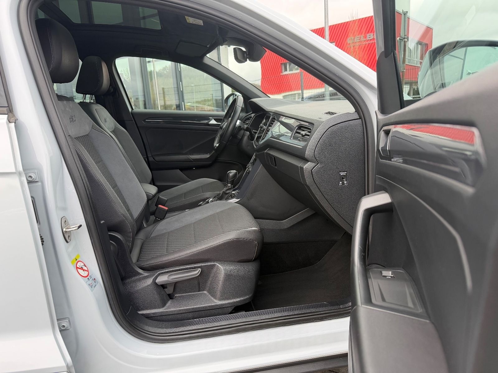 Volkswagen T-Roc 2.0 TSI Sport 4Motion R Line DSG/Pano/beat foto 18