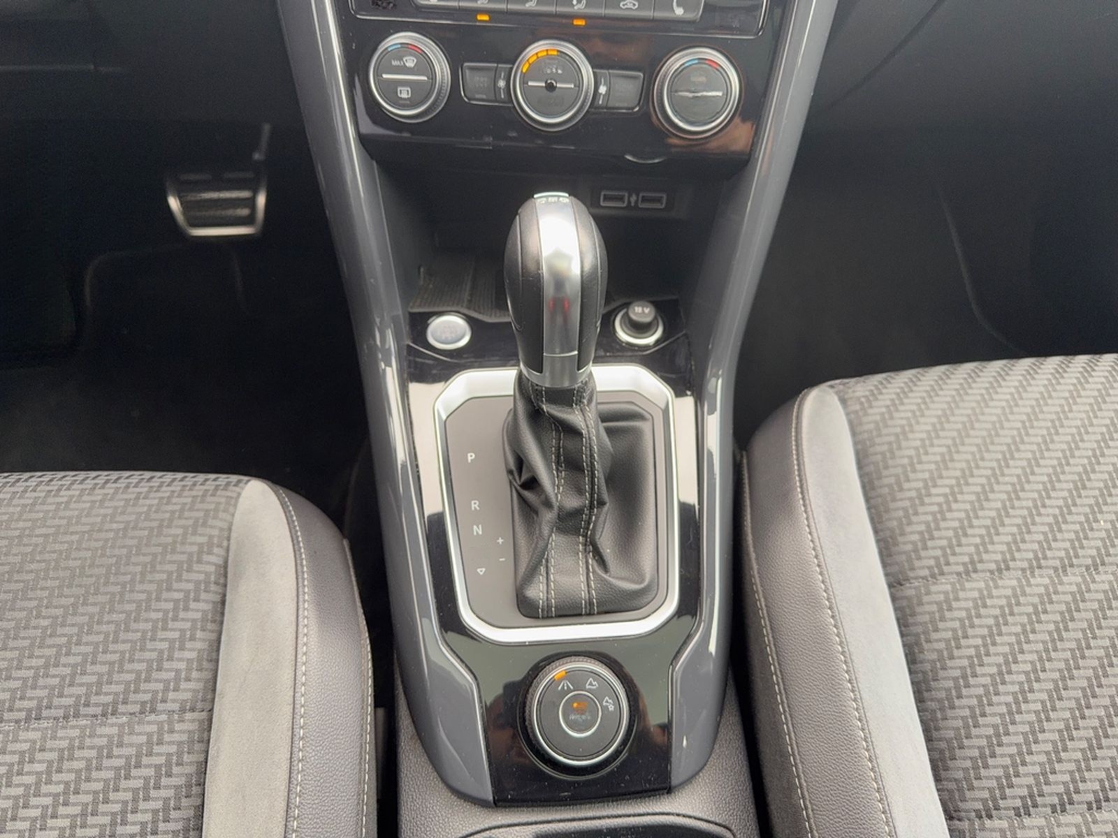 Volkswagen T-Roc 2.0 TSI Sport 4Motion R Line DSG/Pano/beat foto 28