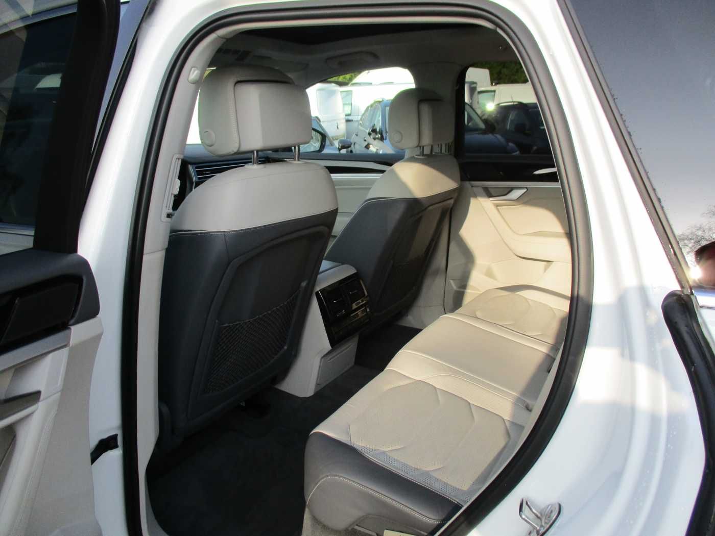 Volkswagen Touareg Plug-In-Hybrid 3.0 4Motion Aut. Elegance foto 13