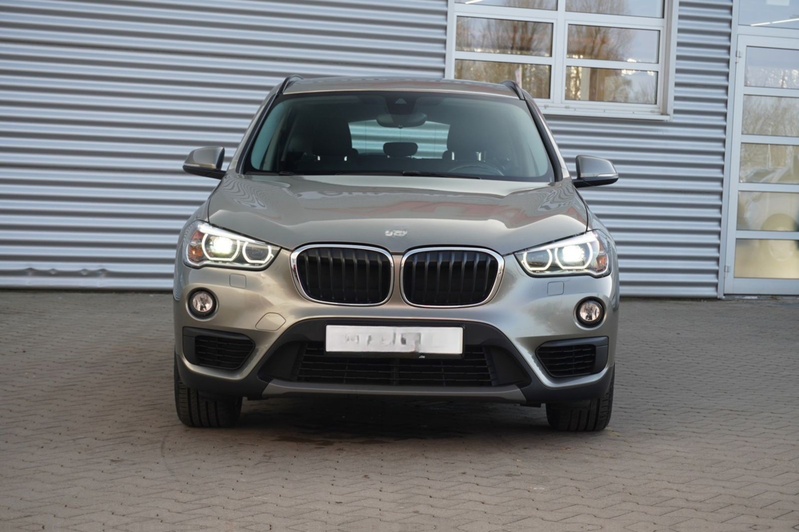 BMW X1 sDrive 18i Steptronic LED Navi Business SHZ T foto 3