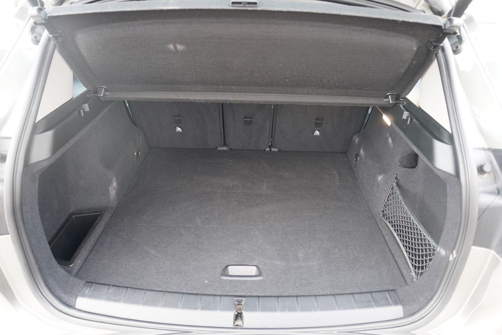 BMW X1 sDrive 18i Steptronic LED Navi Business SHZ T foto 10