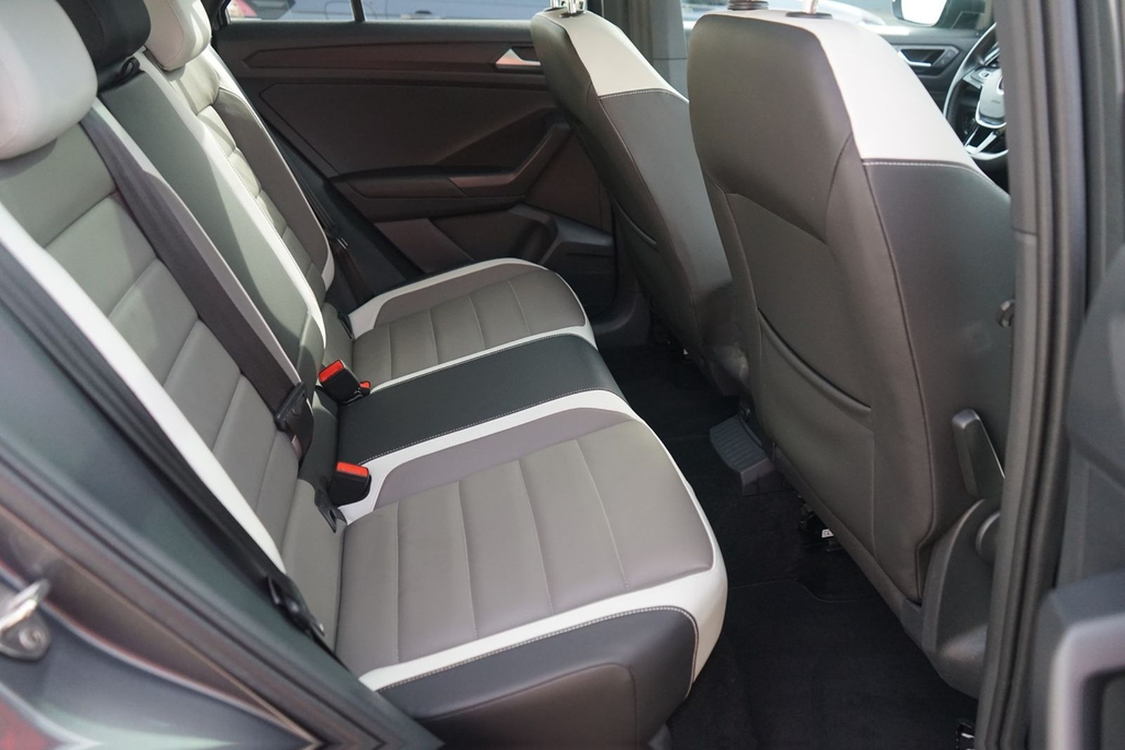 Volkswagen T-Roc 2.0 TSI 4Motion LED Navi Panorama ACC AHK foto 24