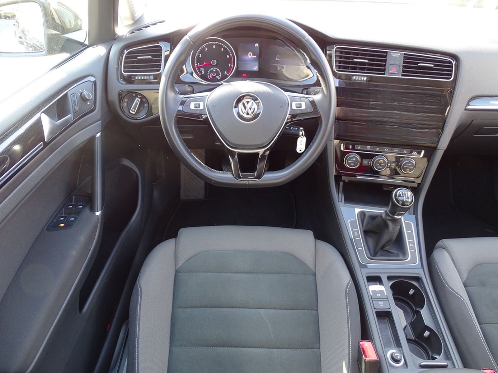 Volkswagen Golf VII 1.4 TSI Highline LED Navi Panorama PDC foto 11