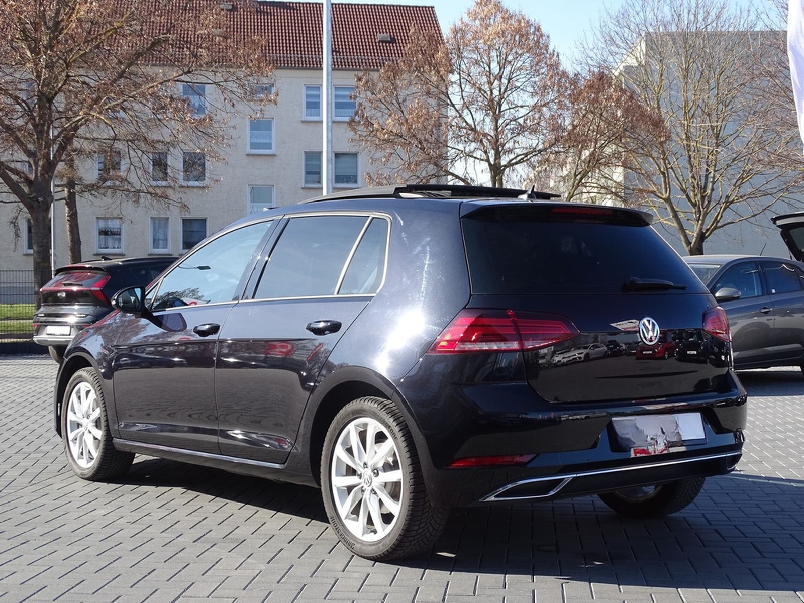 Volkswagen Golf VII 1.4 TSI Highline LED Navi Panorama PDC foto 3