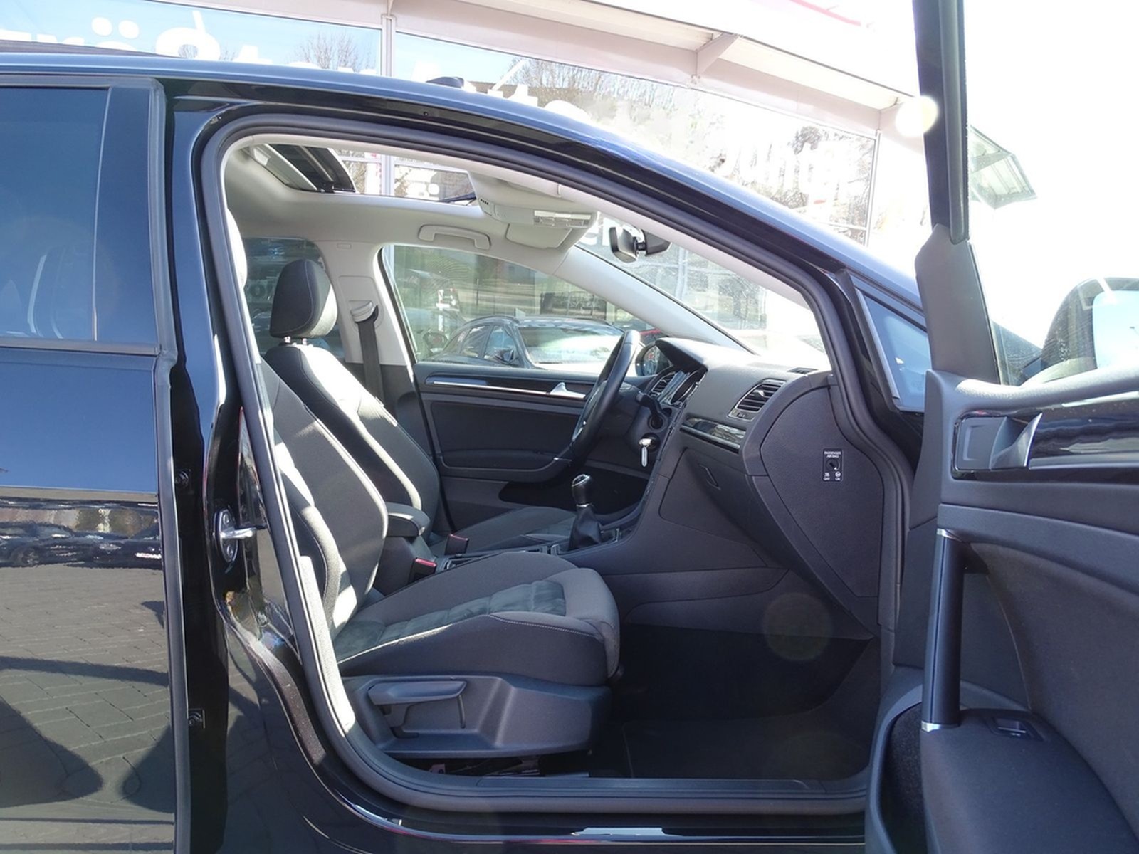 Volkswagen Golf VII 1.4 TSI Highline LED Navi Panorama PDC foto 27