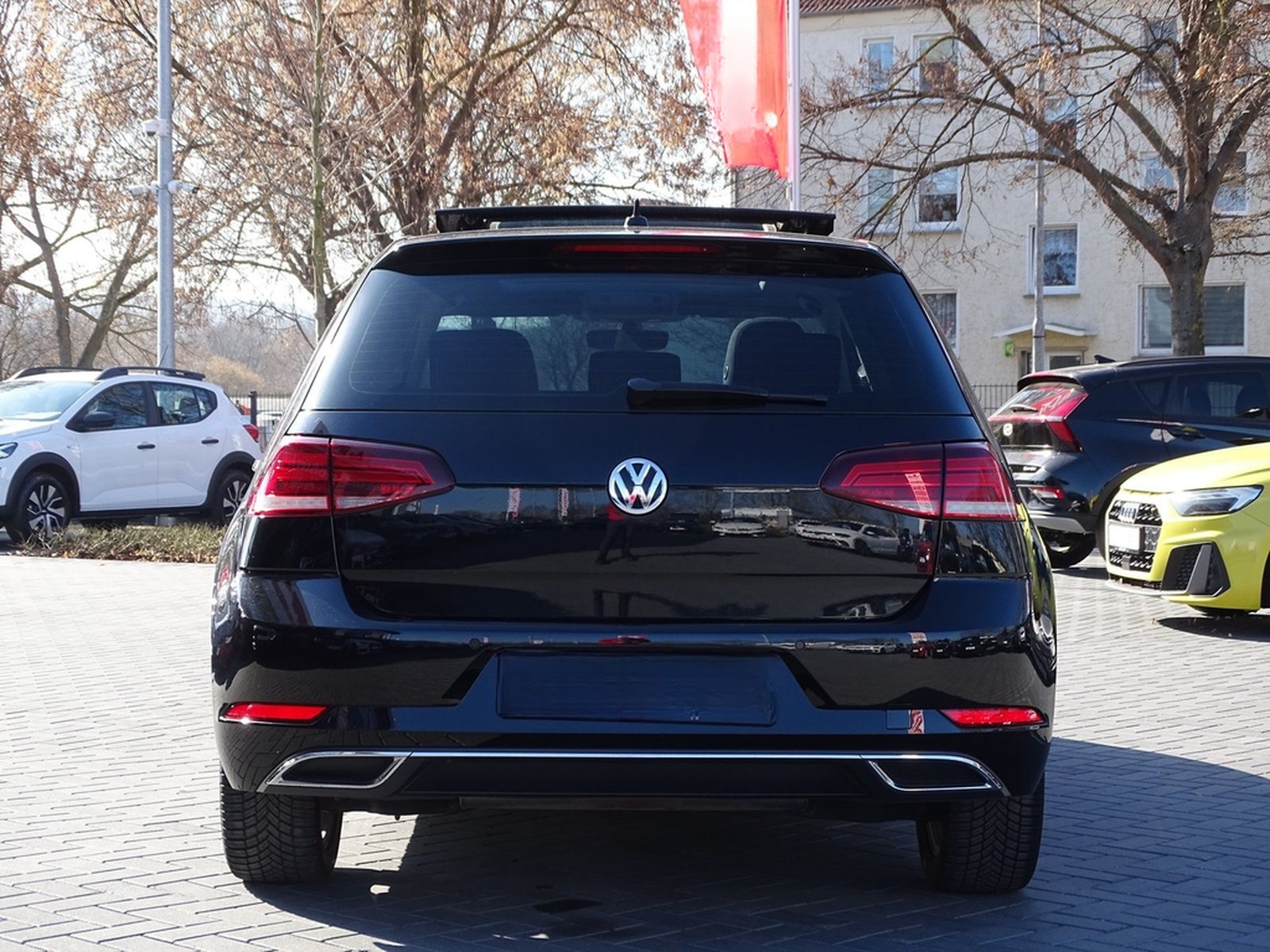 Volkswagen Golf VII 1.4 TSI Highline LED Navi Panorama PDC foto 4
