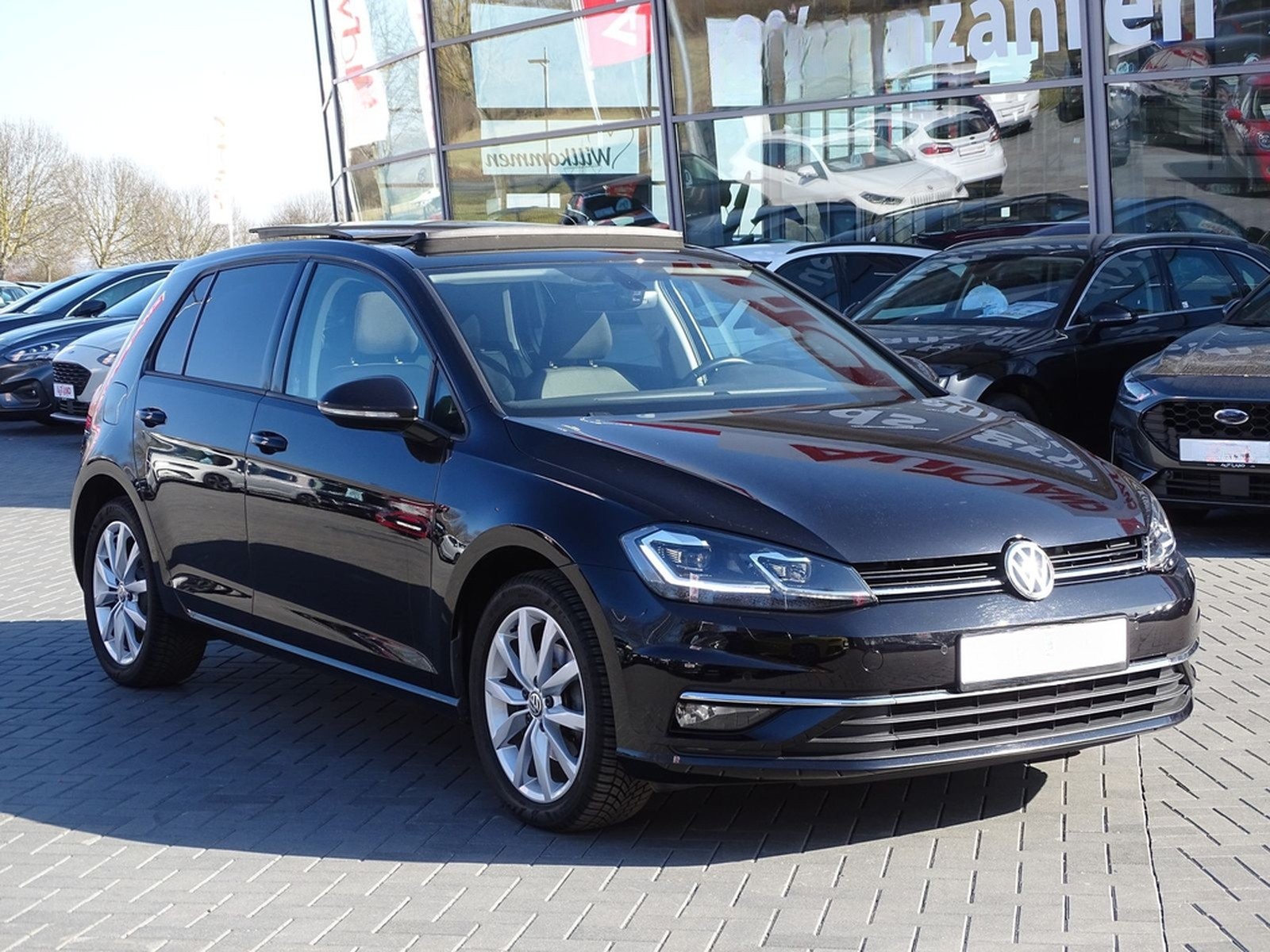 Volkswagen Golf VII 1.4 TSI Highline LED Navi Panorama PDC foto 6