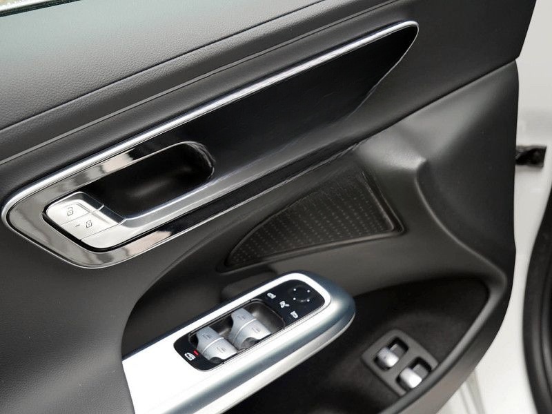 Mercedes-Benz E 400 e 4M , Avantgarde Navi LED Memo 360° Distr foto 14