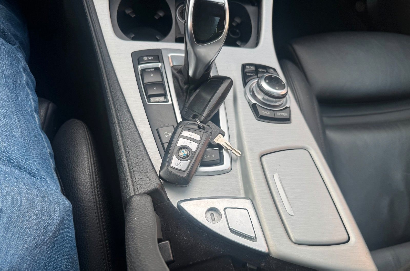 BMW 530 Touring M Packet xDrive/Pano/BIXE/AHK/LEDER foto 23