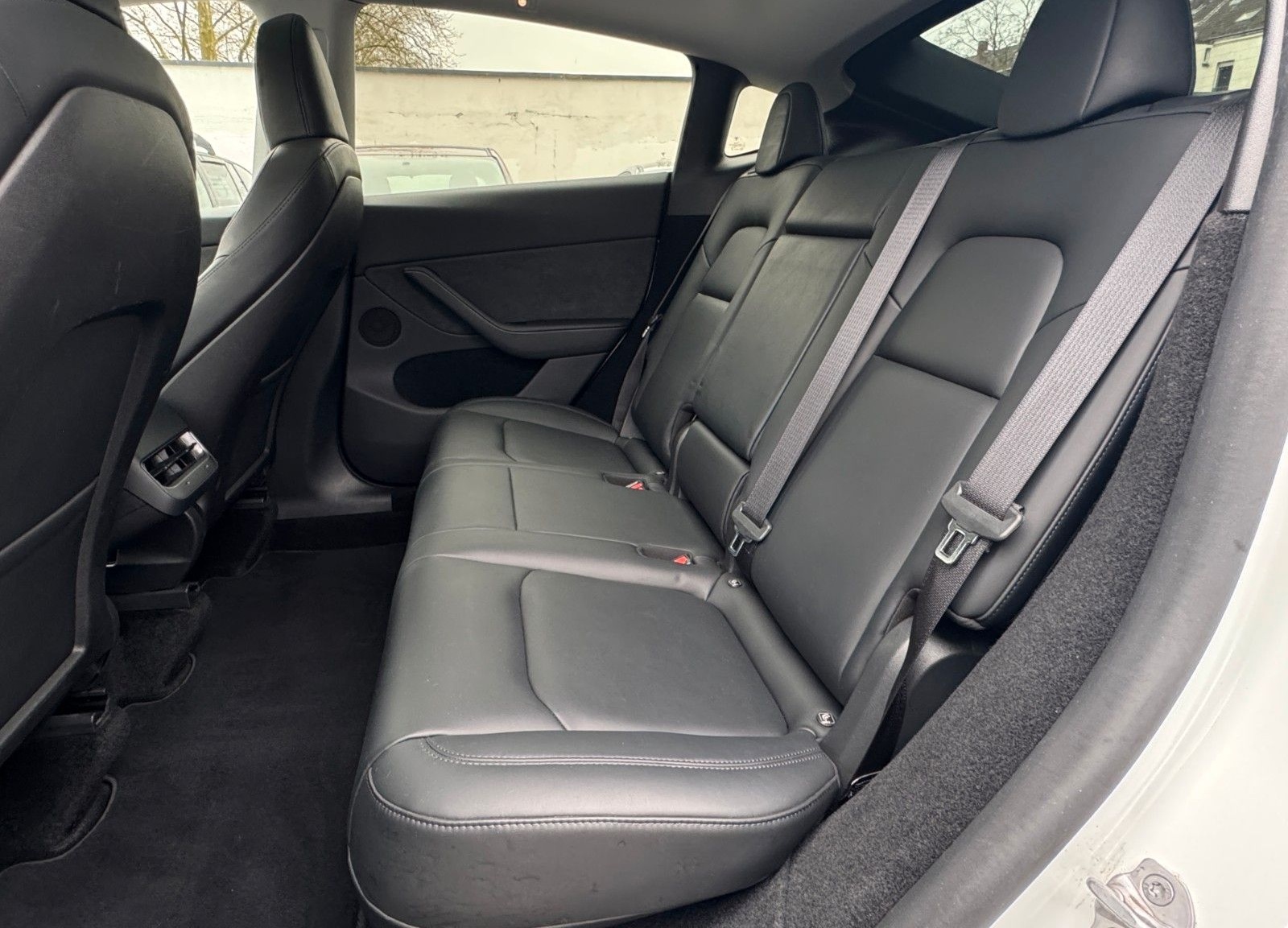 Tesla Model Y Performance Dual AWD*White/Black*21 Zoll foto 20