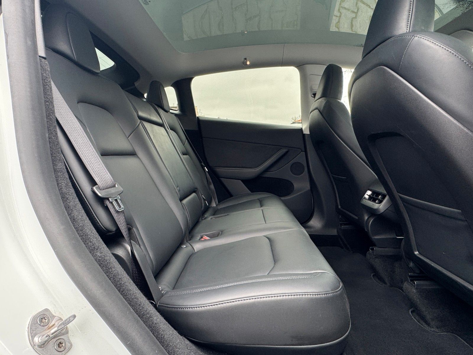Tesla Model Y Performance Dual AWD*White/Black*21 Zoll foto 22