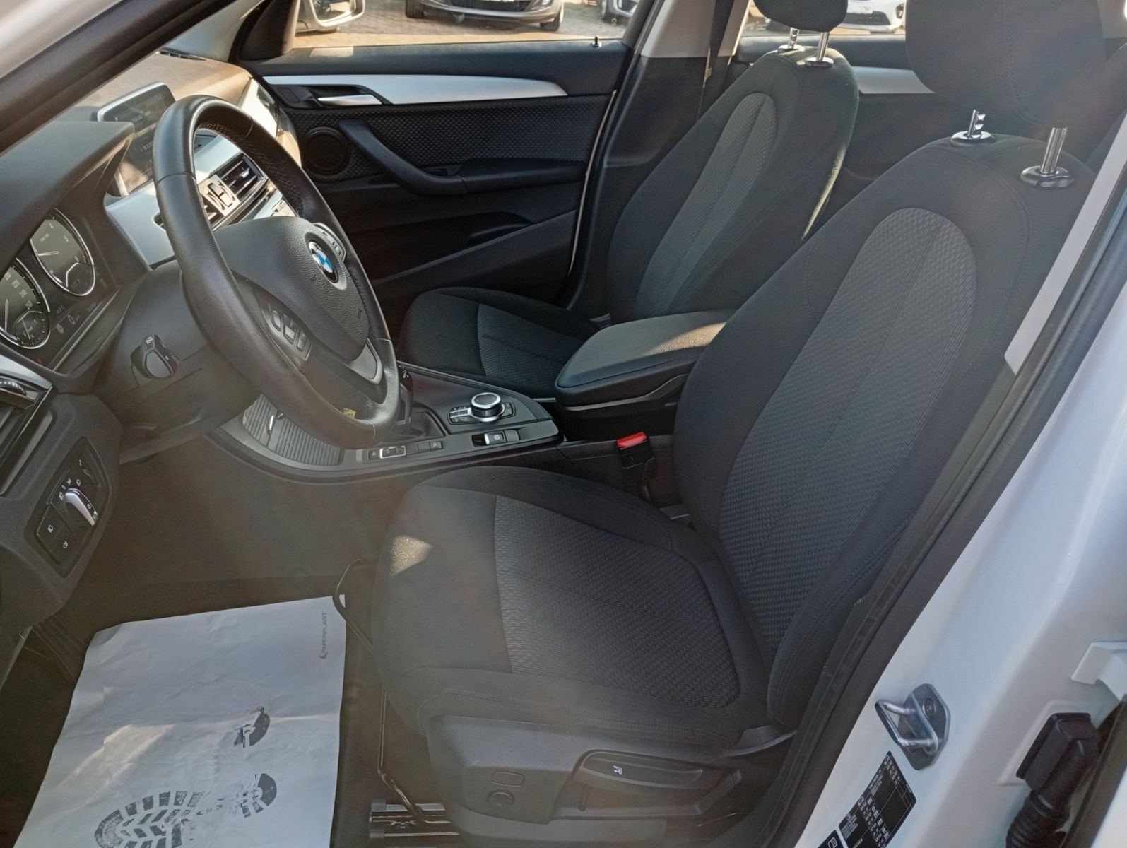 BMW X1 xDrive 20 d Advantage / Navi foto 9