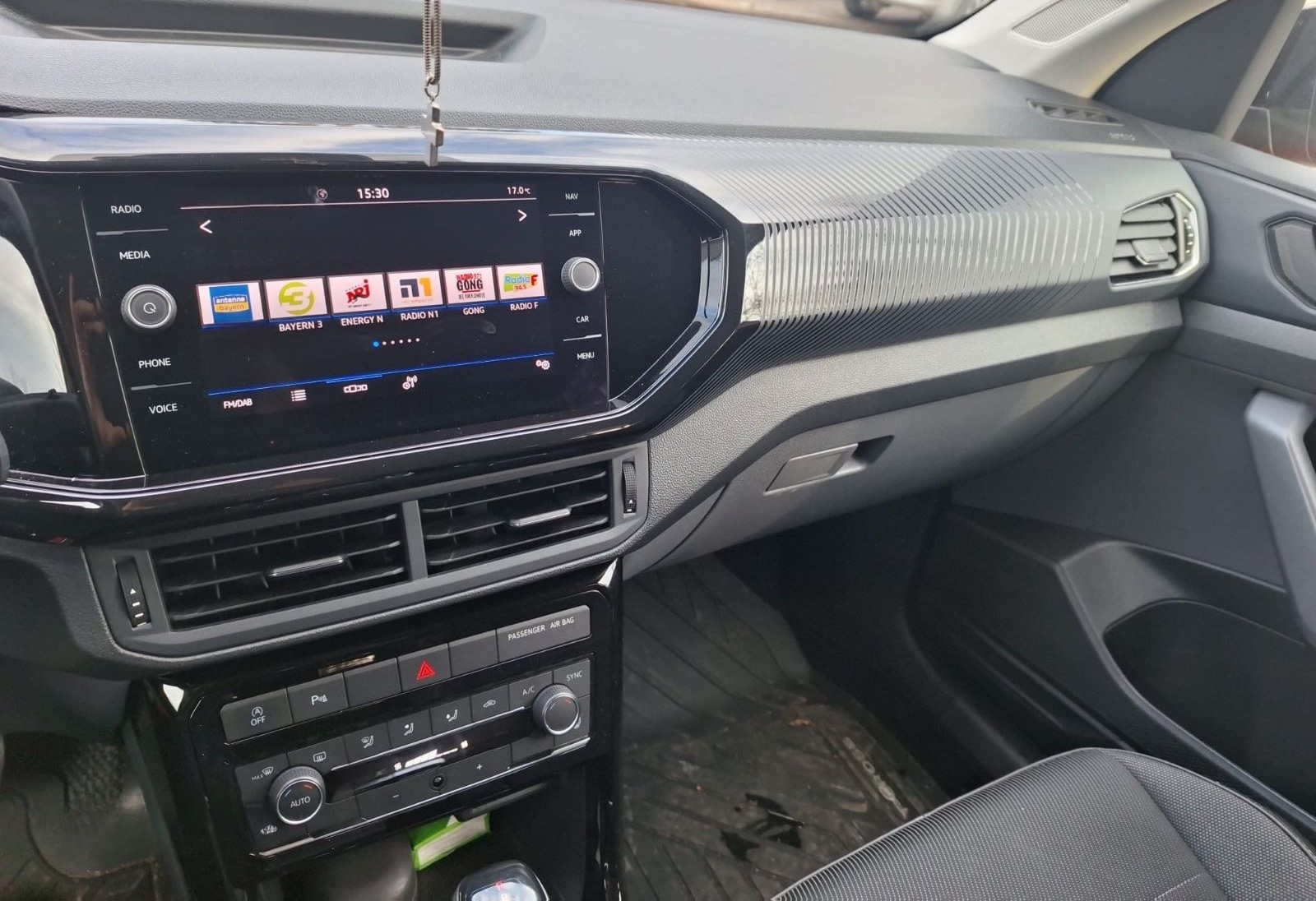 Volkswagen T-Cross 1.0 TSI OPF 85kW DSG R-Line Style Style  foto 6