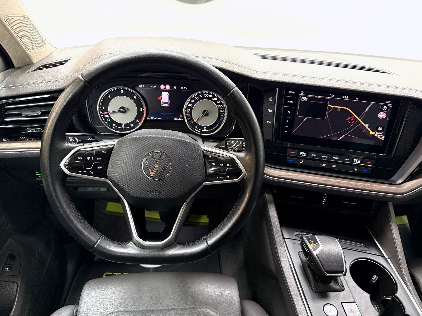 Volkswagen Touareg 3.0 TDI Atmosphere 4Motion / MEMORY /ACC foto 17