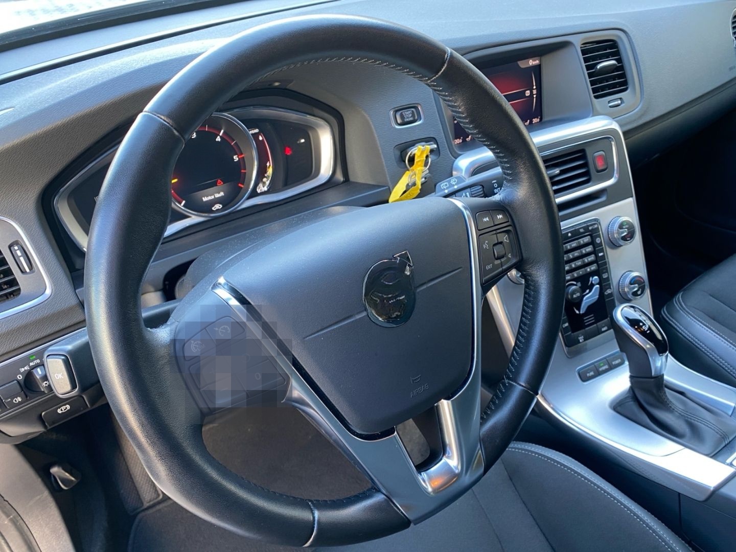 Volvo V60 D6 TwinEngine Geartro Momentum *StHz*AHK*Pan foto 14