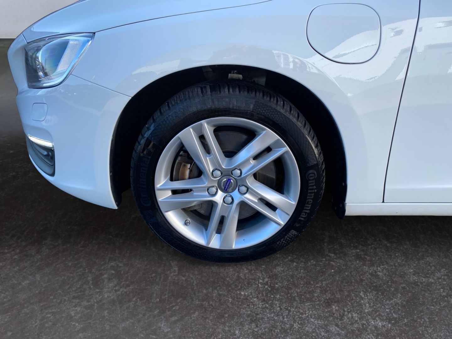 Volvo V60 D6 TwinEngine Geartro Momentum *StHz*AHK*Pan foto 22