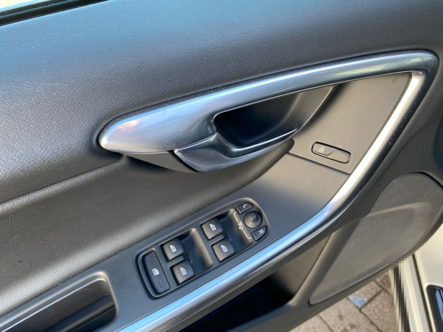 Volvo V60 D6 TwinEngine Geartro Momentum *StHz*AHK*Pan foto 23