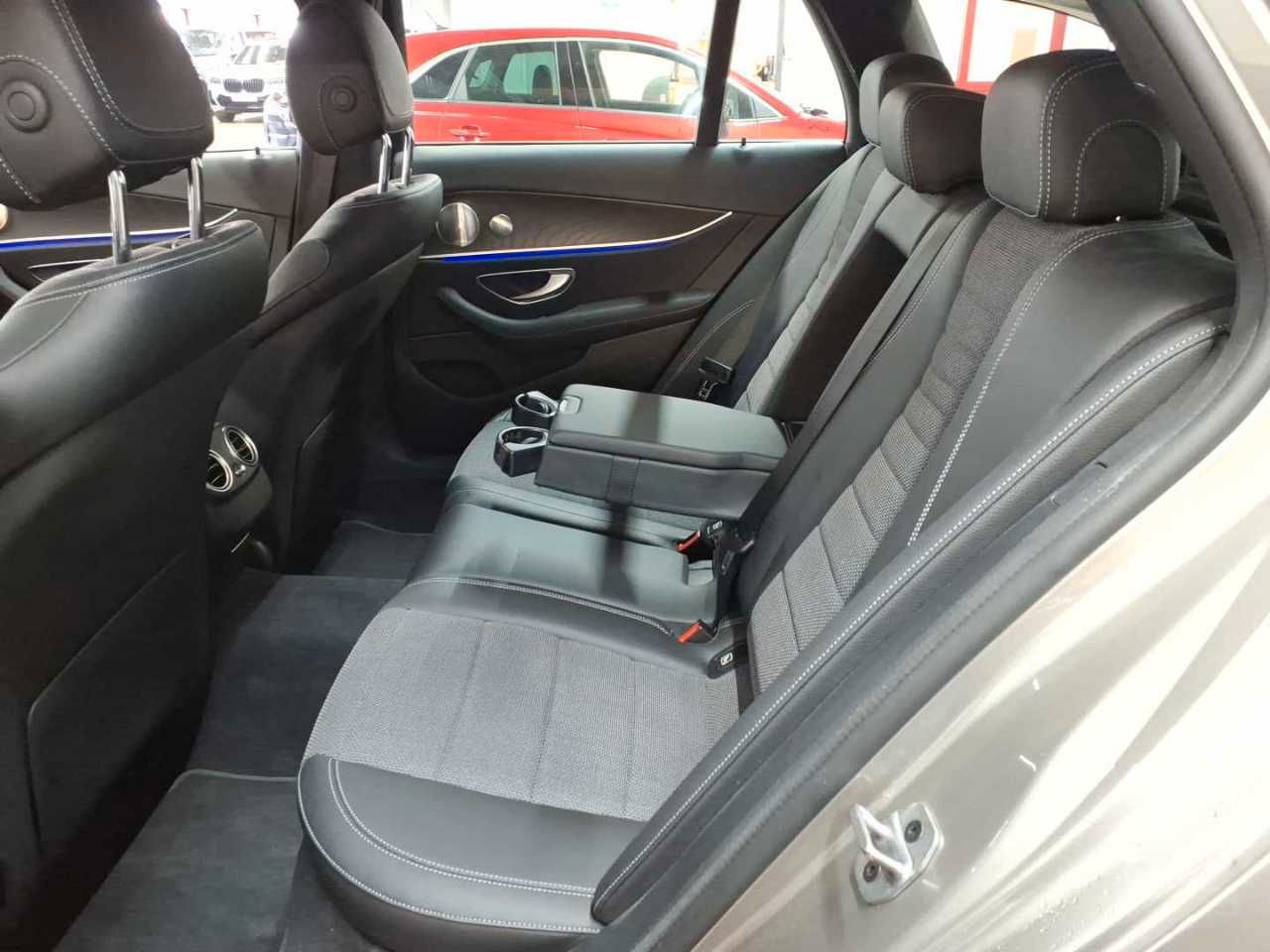 Mercedes-Benz E 220 d T 9G-Ava BusiP AssiP MBUX KAM360 foto 7