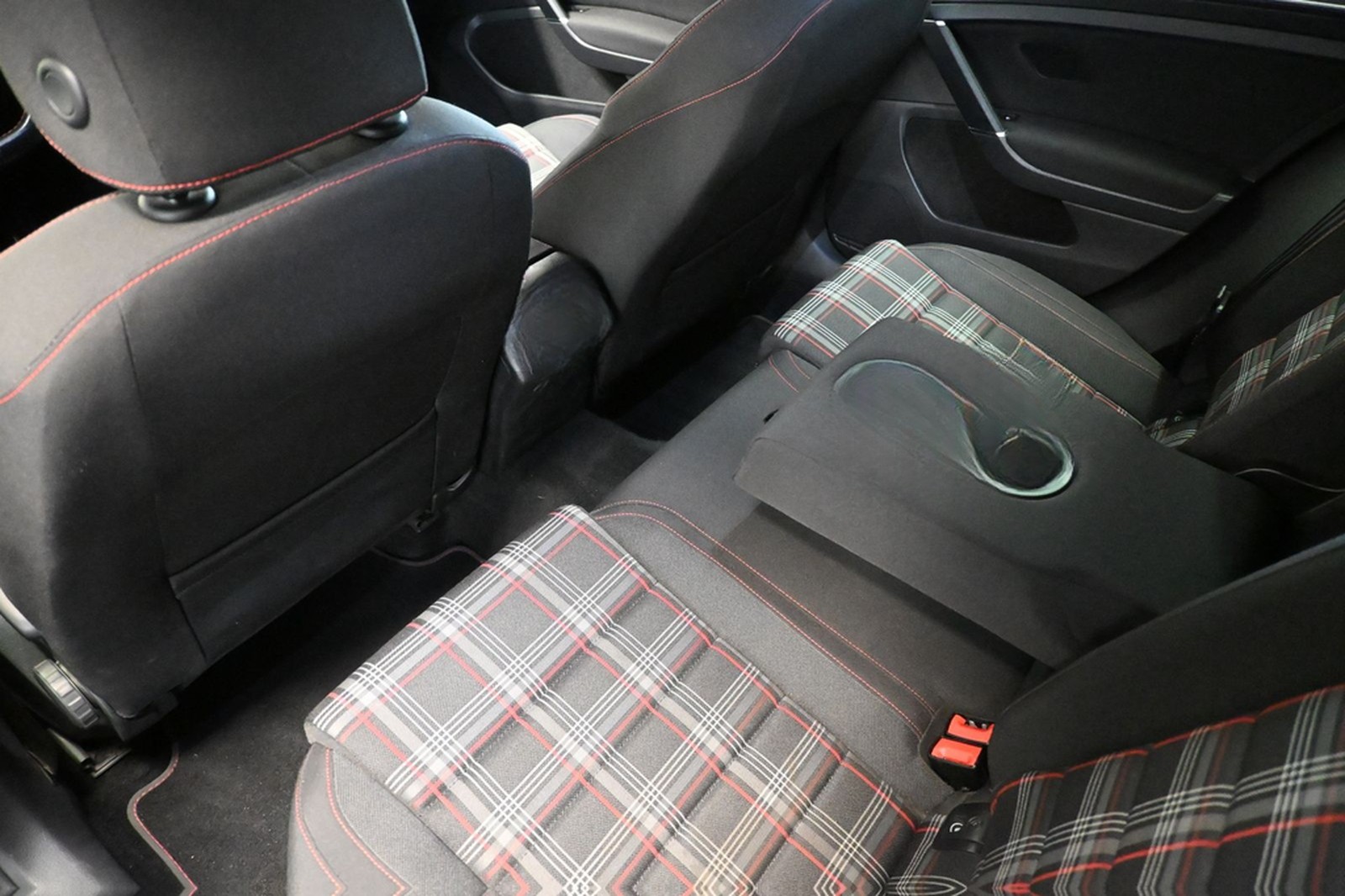 Volkswagen Golf GTI Performance*MATRIX*KEYLESS*RFK*ROTIFORM foto 16