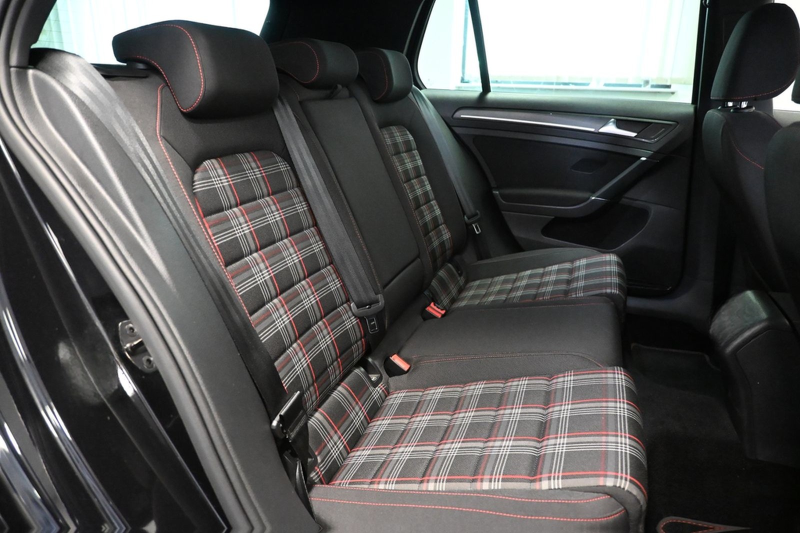 Volkswagen Golf GTI Performance*MATRIX*KEYLESS*RFK*ROTIFORM foto 17