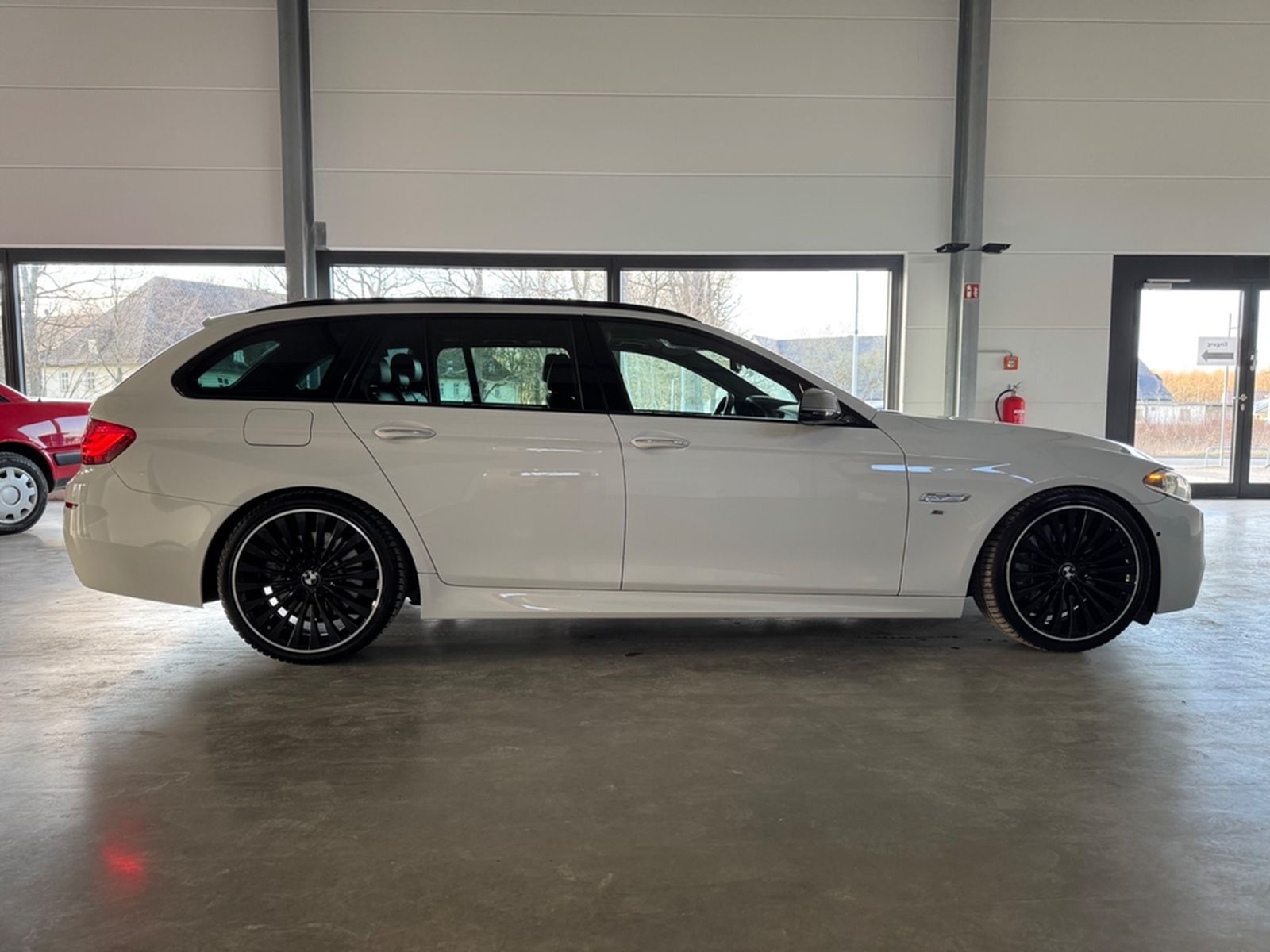 BMW M550 d xDrive LED/Kam/H&K/Softclose/Memory/Pano foto 4