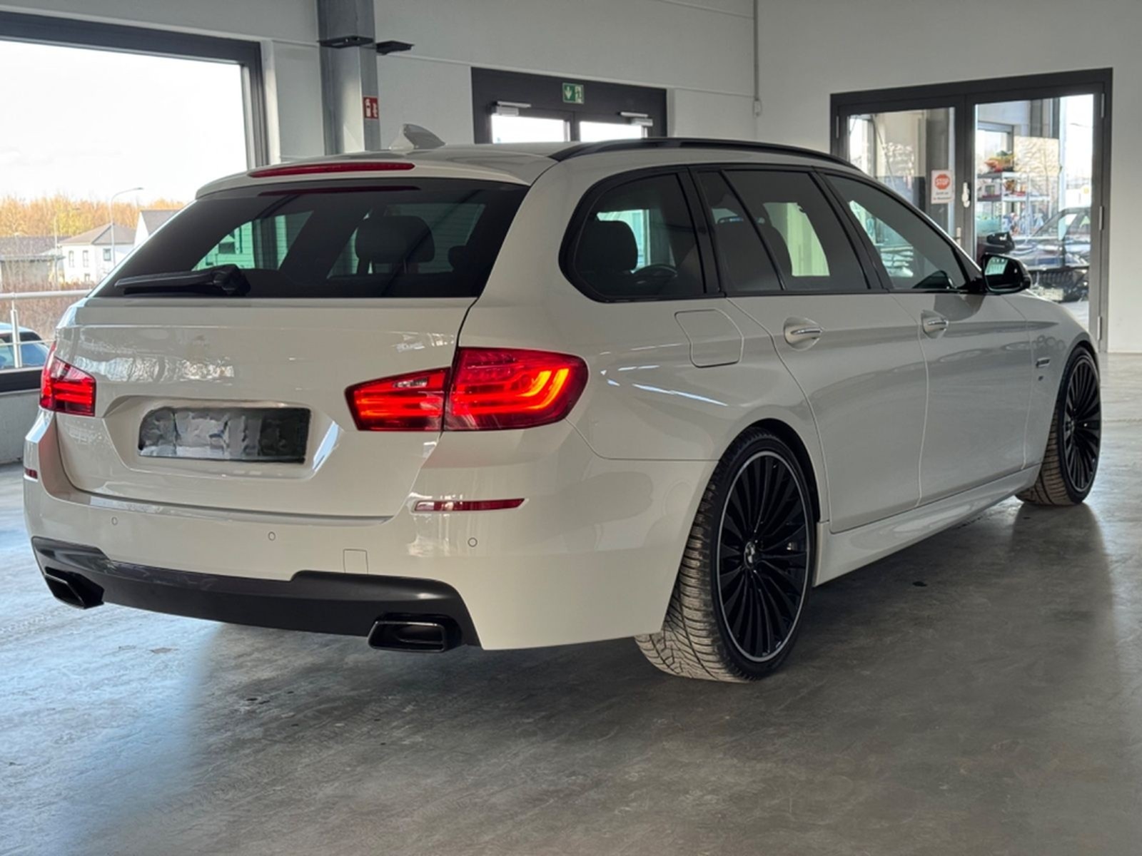 BMW M550 d xDrive LED/Kam/H&K/Softclose/Memory/Pano foto 5
