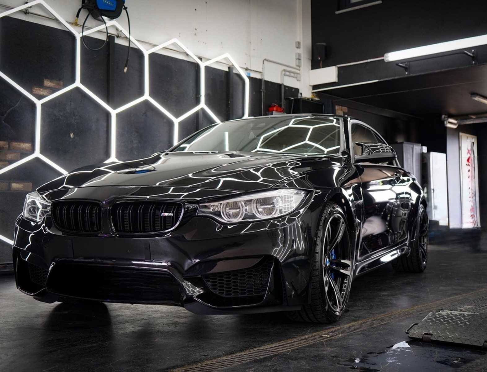 BMW M4 Cabrio M4 Deutsch M Performance Carbon TAUSCH foto 3