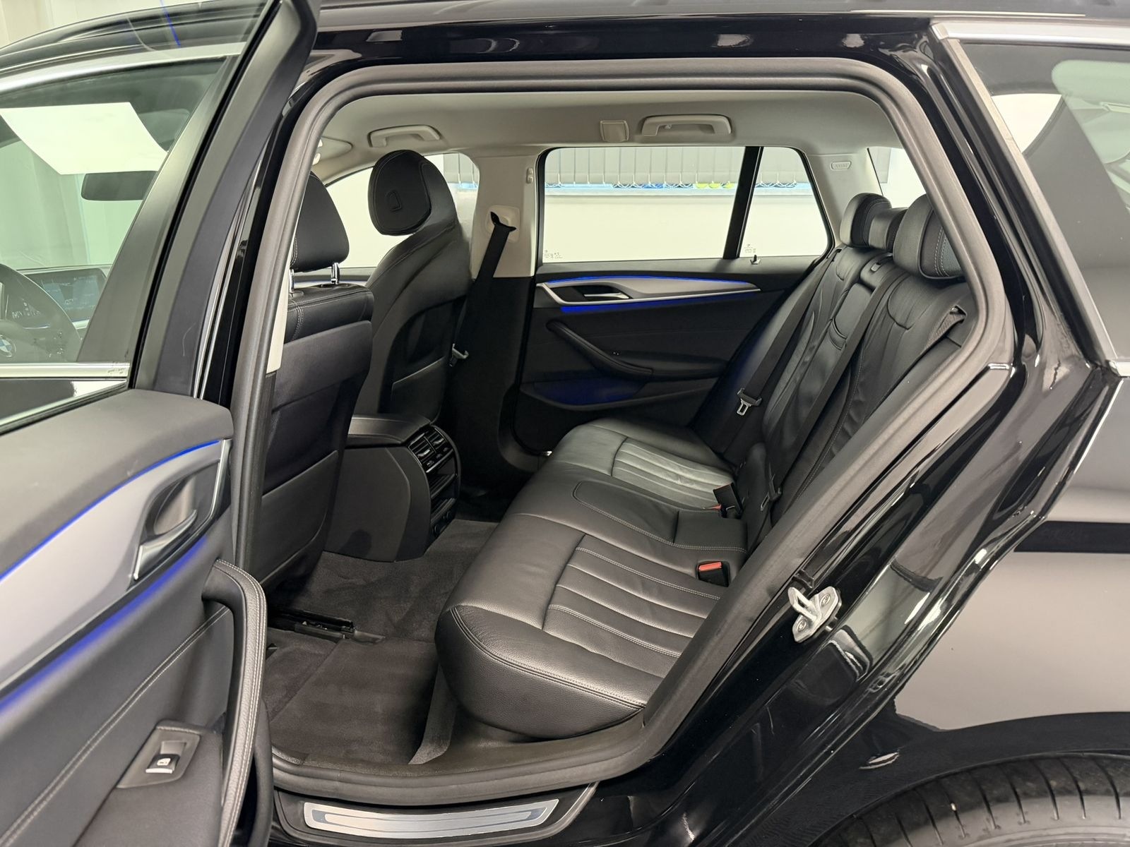 BMW 530 i xDrive Touring LED Standheiz. NUR GEWERBE foto 17