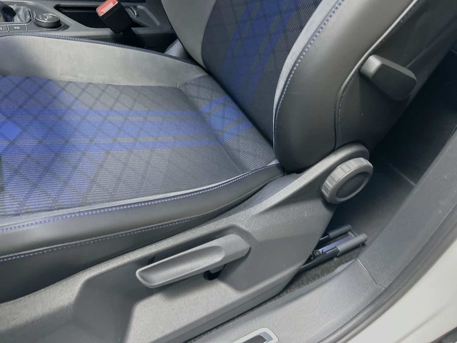 Volkswagen Tiguan R 2.0 TSI DSG 4Motion foto 12