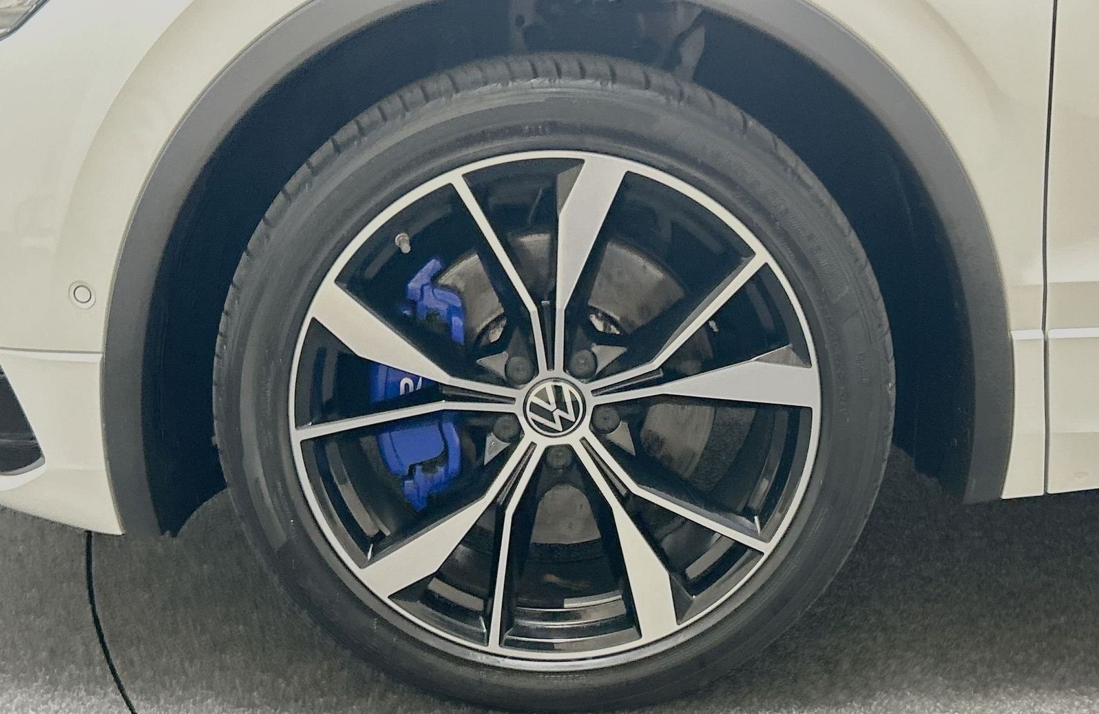 Volkswagen Tiguan R 2.0 TSI DSG 4Motion foto 15