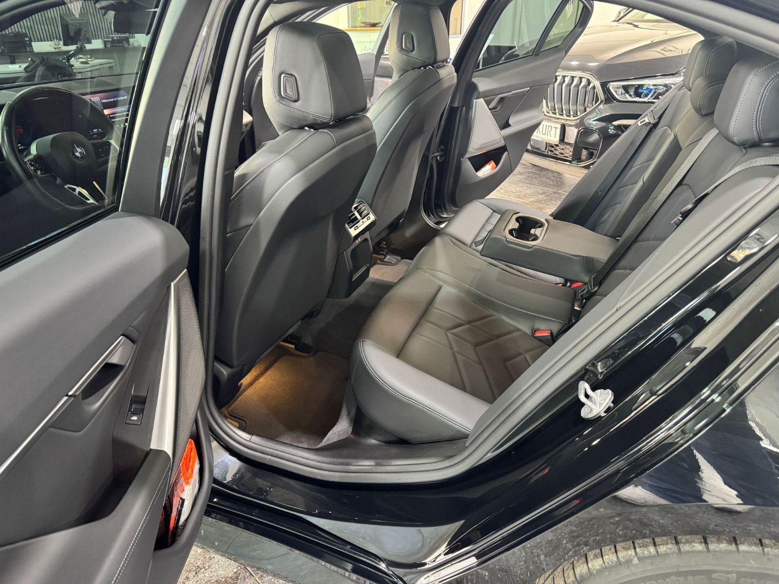 BMW 520dA*1.Hd*MSport*Pano*LED*Leder*Dr.Ass.Plus*RFK foto 19