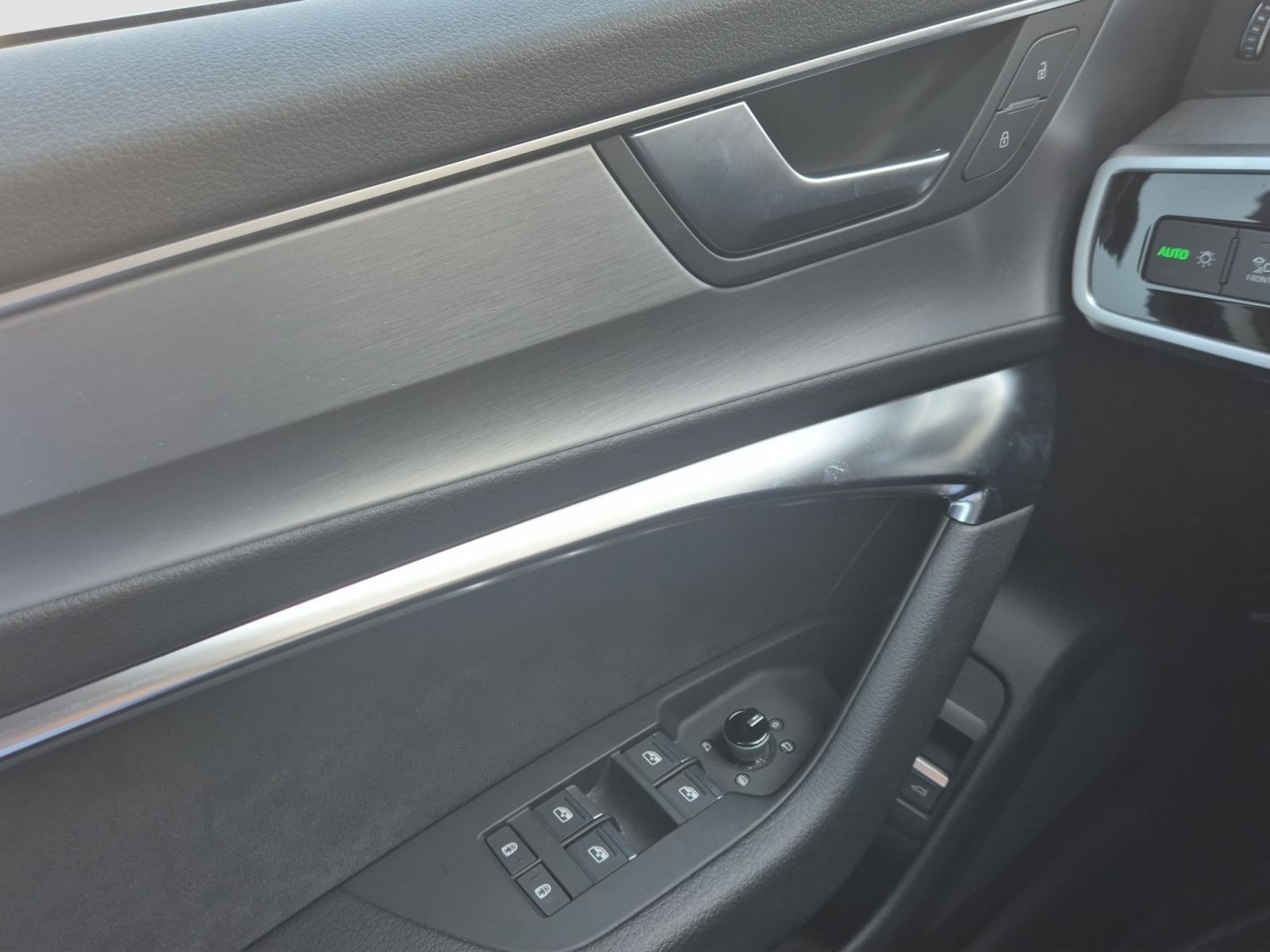 Audi A6 Avant 55 TFSI e quattro S-tronic Leder HD-Mat foto 8