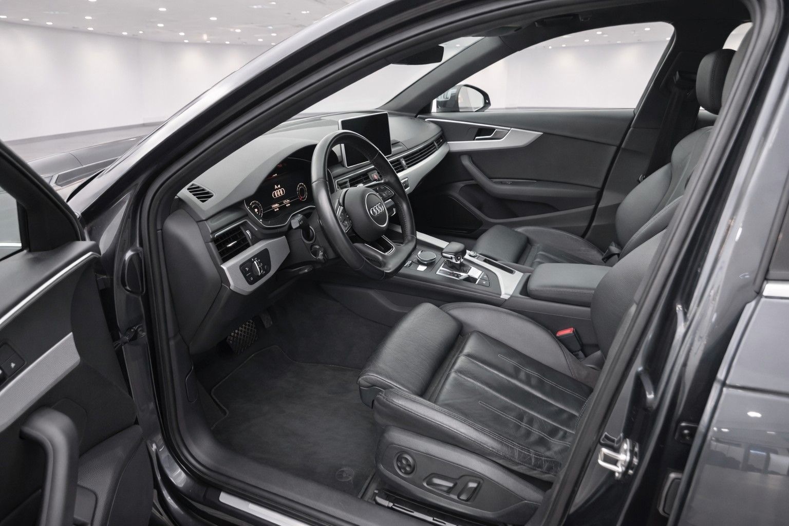 Audi A4 Avant sport Kombi Leder/Navi foto 9