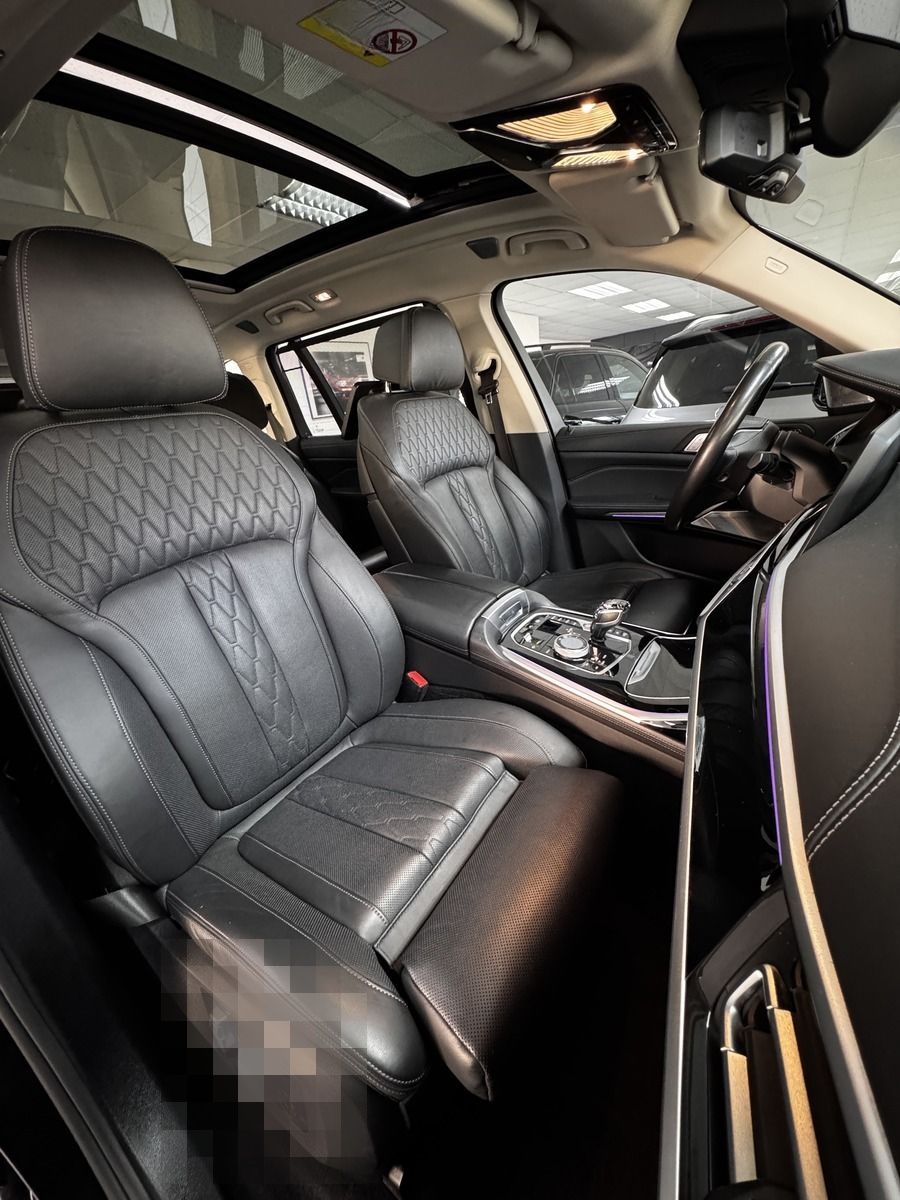 BMW X7 xDrive 40 d Design SKY LOUNGE FOND-TV 6-SITZE foto 13