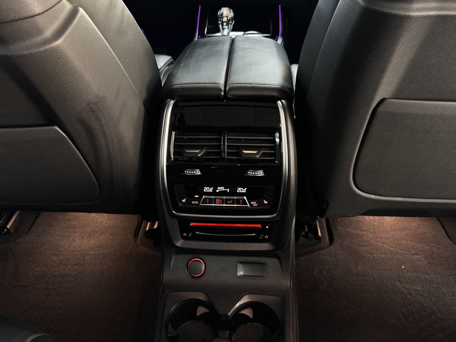 BMW X7 xDrive 40 d Design SKY LOUNGE FOND-TV 6-SITZE foto 17
